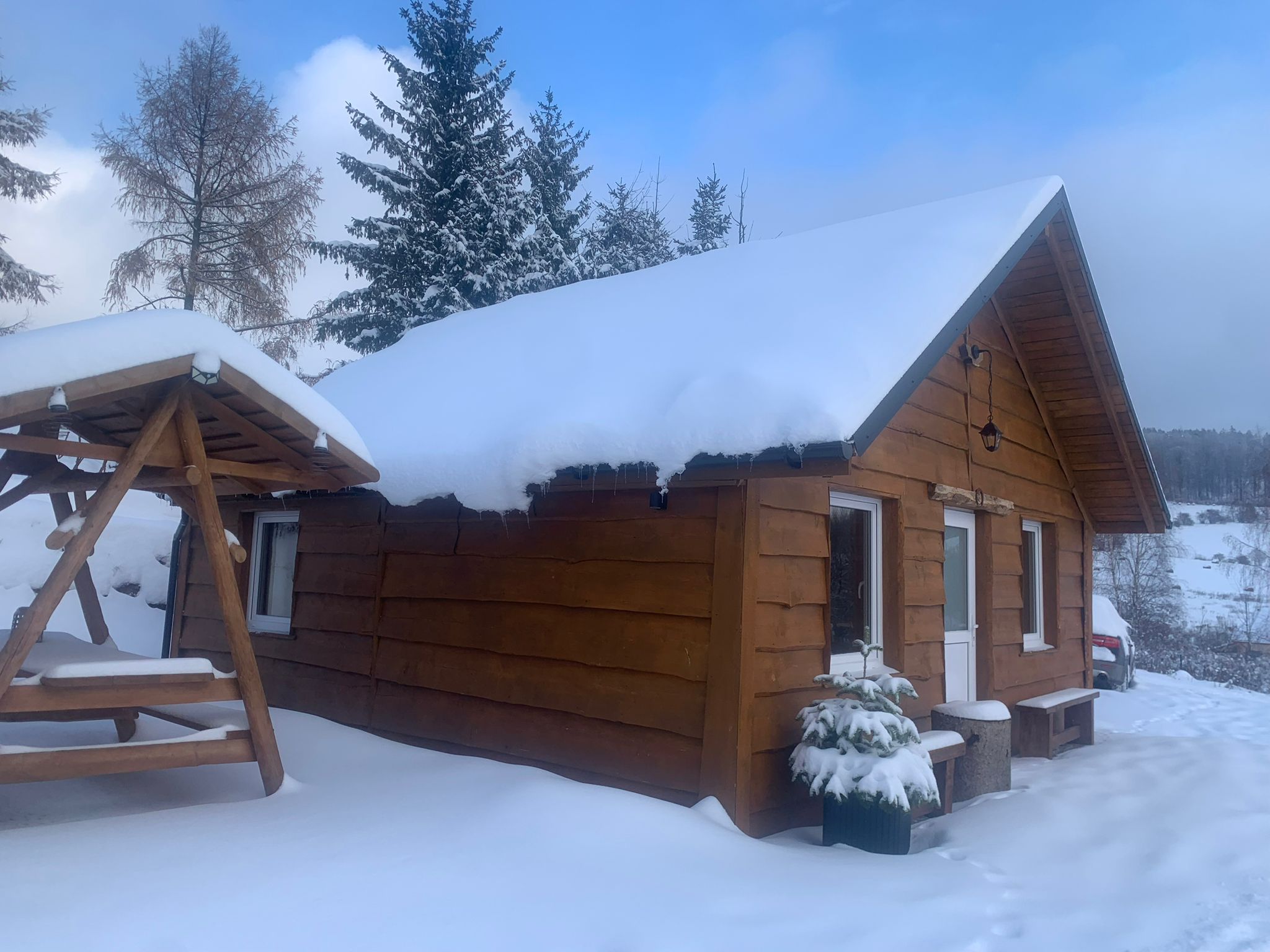 Domek w śniegu
