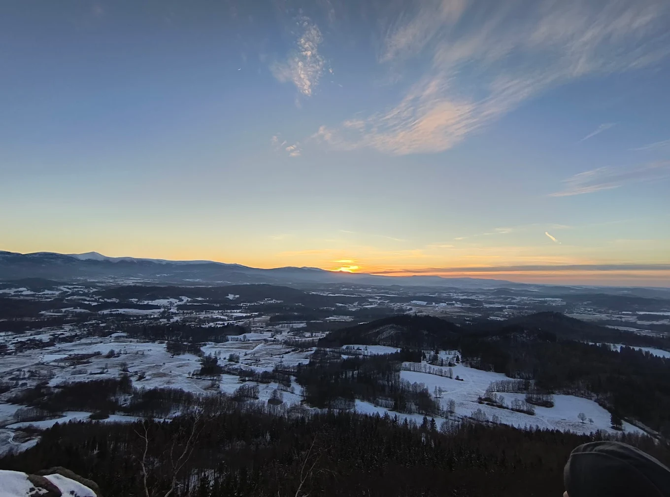 Zimowa panorama o zachodzie